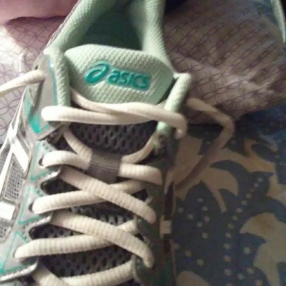 Asics - Picture 2 of 2